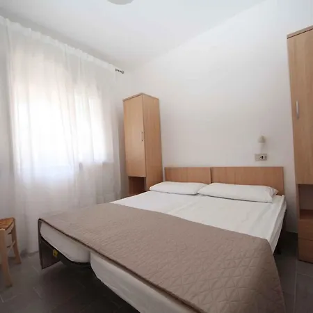 Apartment In 24940 Rosolina Mare